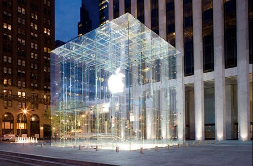 В Нью-Йорке уже собираются люди с надеждой приобрести iPhone 5