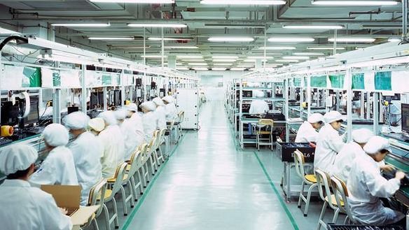 Завод Foxconn поднимает заработную плату китайским сборщикам iPhone и iPad