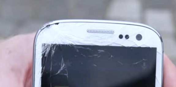 iPhone 5 против Samsung Galaxy S III на видео drop-тесте