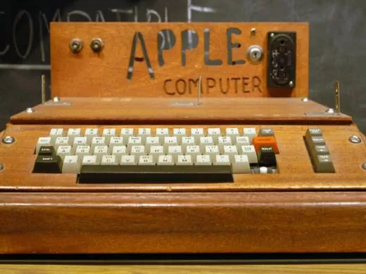 Первый компьютер Apple 