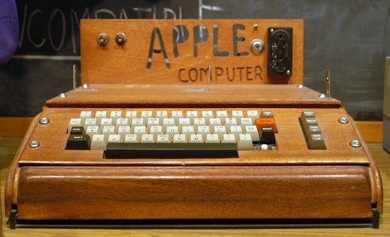 Первый компьютер Apple был продан на аукционе за 400 000 долларов