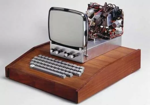 Первый компьютер Apple 