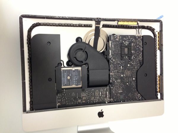 Доступно видео распаковки и демонтажа 21,5-дюймового iMac