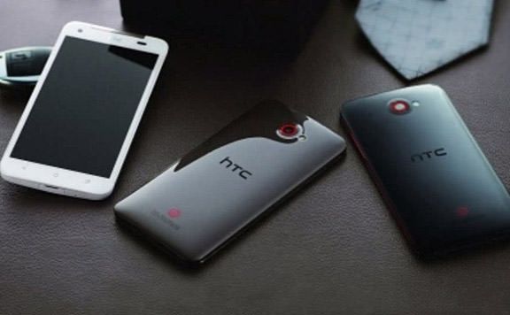 В сети появились официальные снимки HTC Deluxe