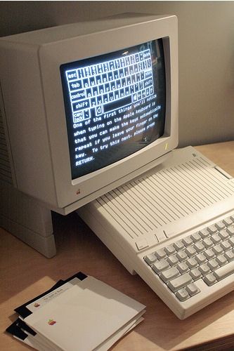 Эволюция устройств Apple. Компьютер Apple IIc 1984 год. (выпуск 8)