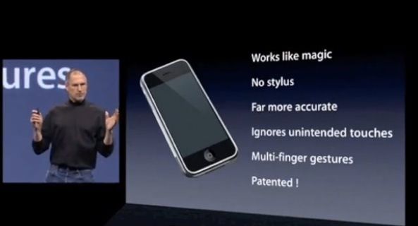 Стив Джобс на презентации iPhone