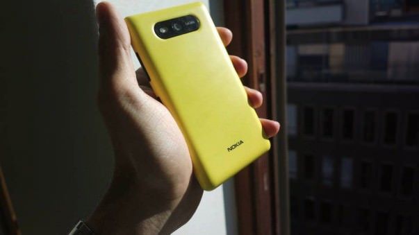 Lumia-with-sun-battery