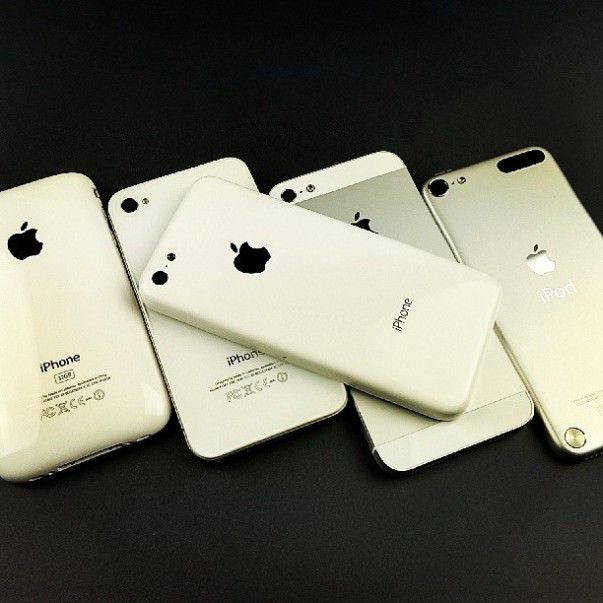 Plastic-iPhone-vs-iPhone-5