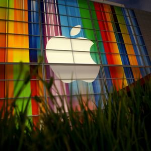 Apple нанимает бывшего вице-президента компании Levi