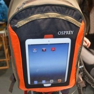 Osprey Portal Pixel – рюкзак с окошком для планшета