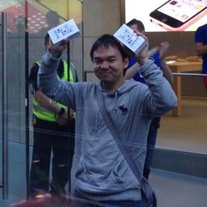 Первый покупатель iPhone 5S