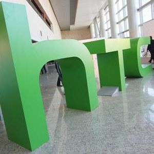 HTC скупает iPhone