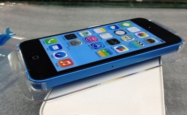 Новые фотографии iPhone 5C – теперь в упаковке