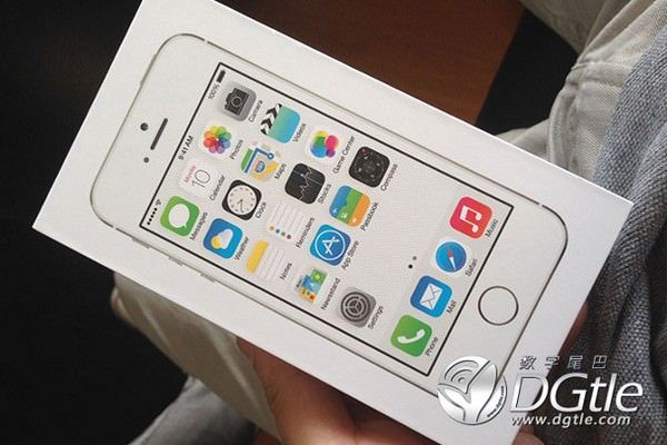 Распаковка (unboxing) iPhone 5S