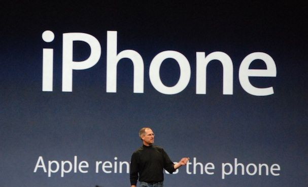 Steve Jobs first iphone