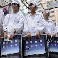 Забастовка рабочих на фабриках поставщиков Apple