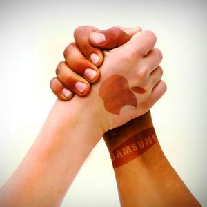 Apple покупает дисплеи у Samsung