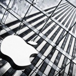 логотип apple на здании