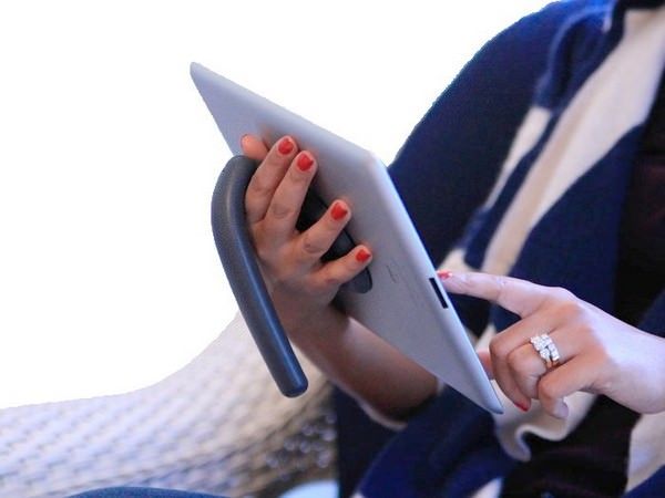 TabHandler – удобная ручка-подставка для iPad