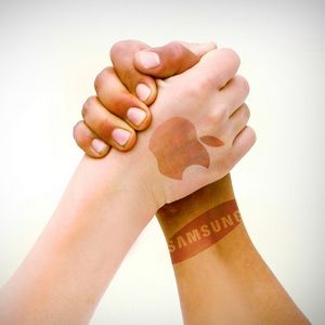 Apple предлагает Samsung перемирие в патентной войне