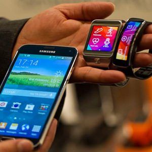 Официальные видеообзоры Galaxy S5, Gear 2 и Gear Fit