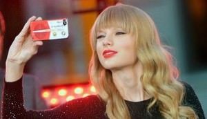 Тейлор Свифт жалуется на iPhone
