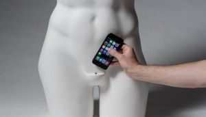 paul - самая сексуальная зарядка для iPhone