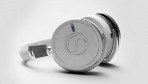 SoundSight - универсальные беспроводные наушники с возможностью съемки видео
