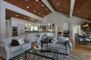 Эдди Кью продает дом