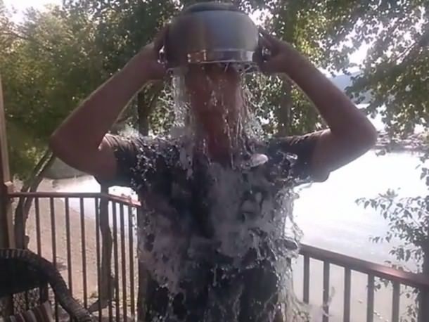 Стив Балмер принял эстафету в благотворительной кампании ALS Ice Bucket Challenge