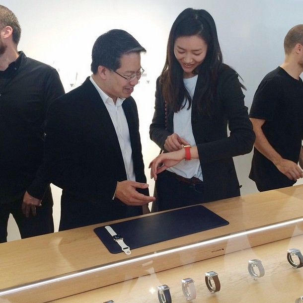 Apple Watch попадут на обложку китайского журнала Vogue