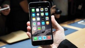 Какой физический вес содержимого памяти 128-гигабайтного iPhone 6 Plus?