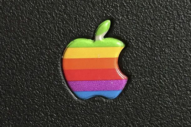 Радужный логотип Apple
