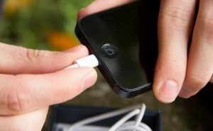 24-летняя девушка погибла из-за упавшего в ванную iPhone 4