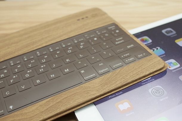 Libre — самая тонкая клавиатура с подсветкой для iPad 