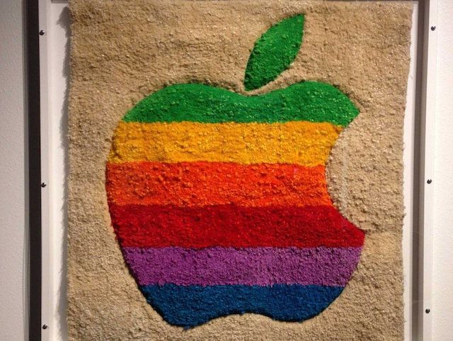 Гобелен с древним логотипом Apple