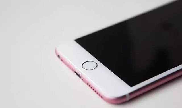 iPhone 6s. розовое золото