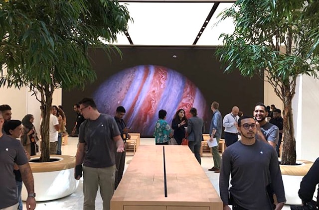 Apple Store в Дубаи