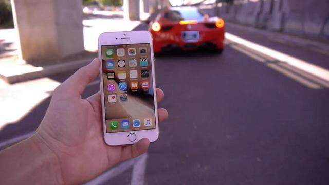 iPhone 6s против Ferrari