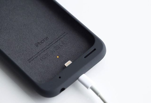 Smart Battery Case - Возможность одновременно заряжать чехол и iPhone