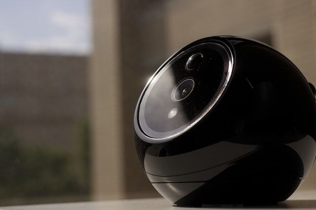 iCamPRO Deluxe – камера наблюдения, вкручиваемая в патрон лампы