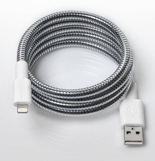 Titan - сверхпрочный Lightning-кабель для iPhone и iPad