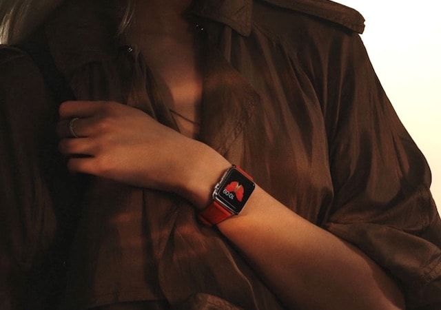 Apple Watch и Fitbit у мужчин и женщин