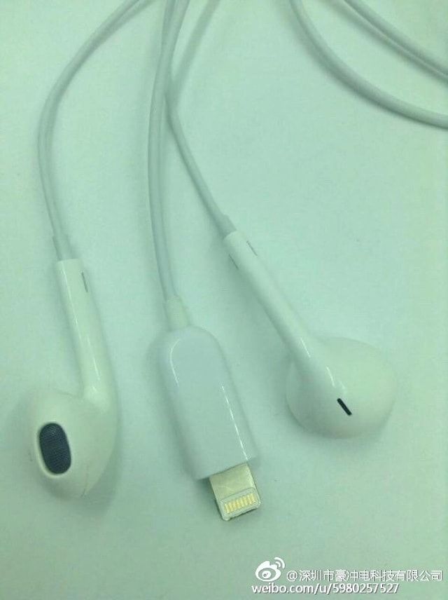 Наушники EarPods из комплекта iPhone 7 с Lightning коннектором