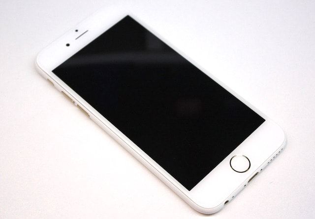 Необычный iPhone 7 в цвете «матовый белый»