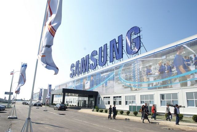 Менеджеры Samsung оскорбили китайских пользователей, встав перед ними на колени