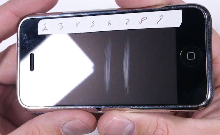 iPhone 2g в тесте на царапины