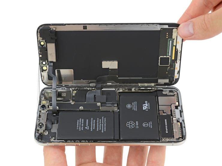 iPhone X - первый смартфон Apple, оснащенный двумя аккумуляторами (фото)