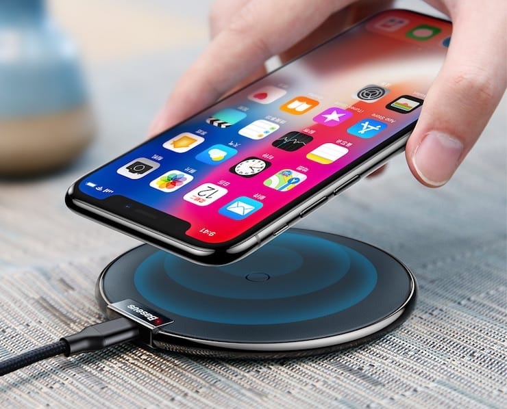 Desktop Stands with Wireless Charging for iPhone X, iPhone 8, and iPhone 8 Plus