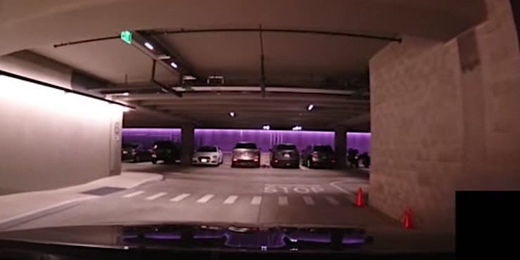 Невероятная подземная парковка в новой штаб-квартире Apple Park